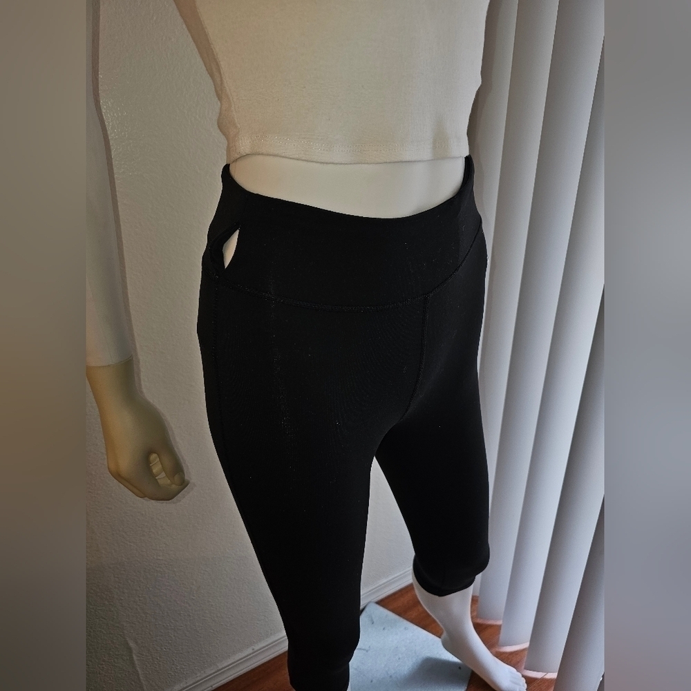 Nike Dri Fit Womens Capri Pant - Picture 4 of 9